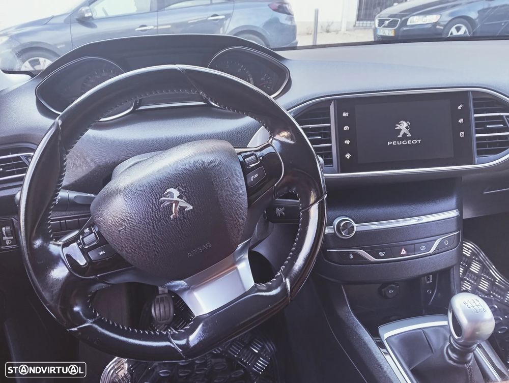 Peugeot 308 SW - 13