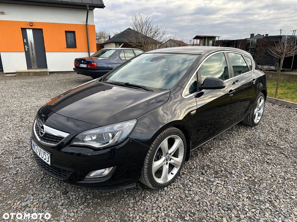 Opel Astra 1.6 T Cosmo - 9