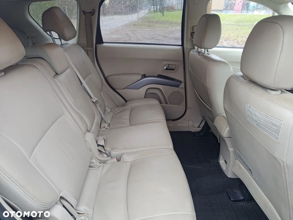 Mitsubishi Outlander 3.0 V6 XLS - 18