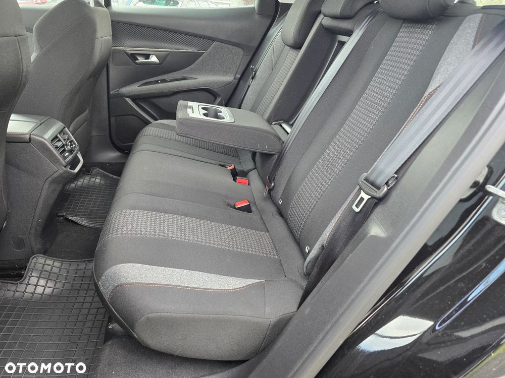 Peugeot 3008 1.2 PureTech Active S&S EAT8 - 14