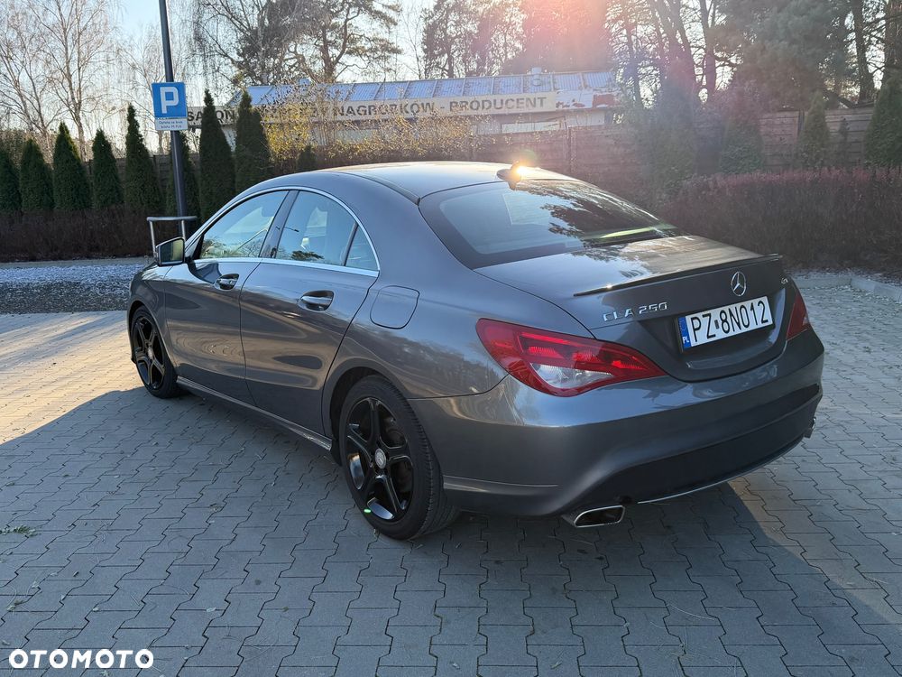 Mercedes-Benz CLA 250 4Matic 7G-DCT Sport - 9