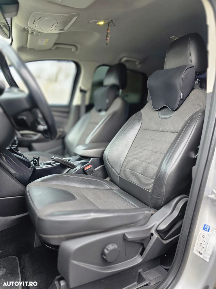 Ford Kuga 2.0 TDCi Powershift 4WD Titanium - 4