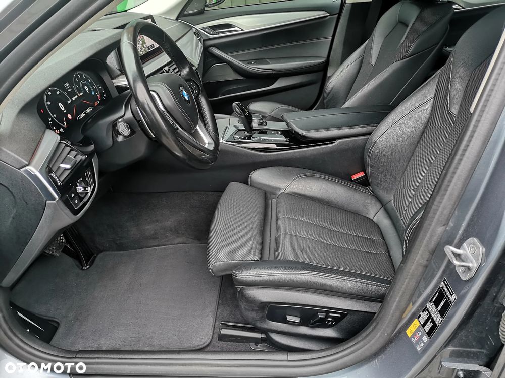 BMW Seria 5 530e iPerformance - 28