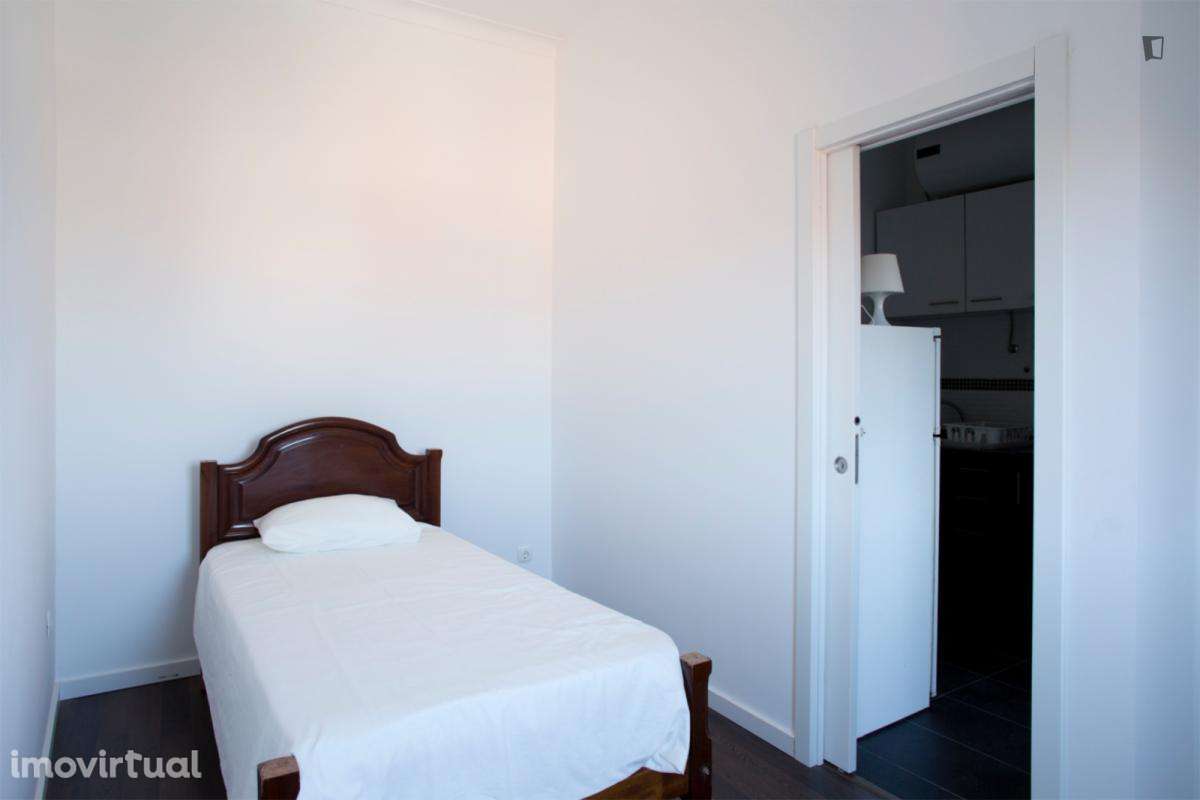 Quarto - localizado em Alcântara Lisbon - Grande imagem: 3/14