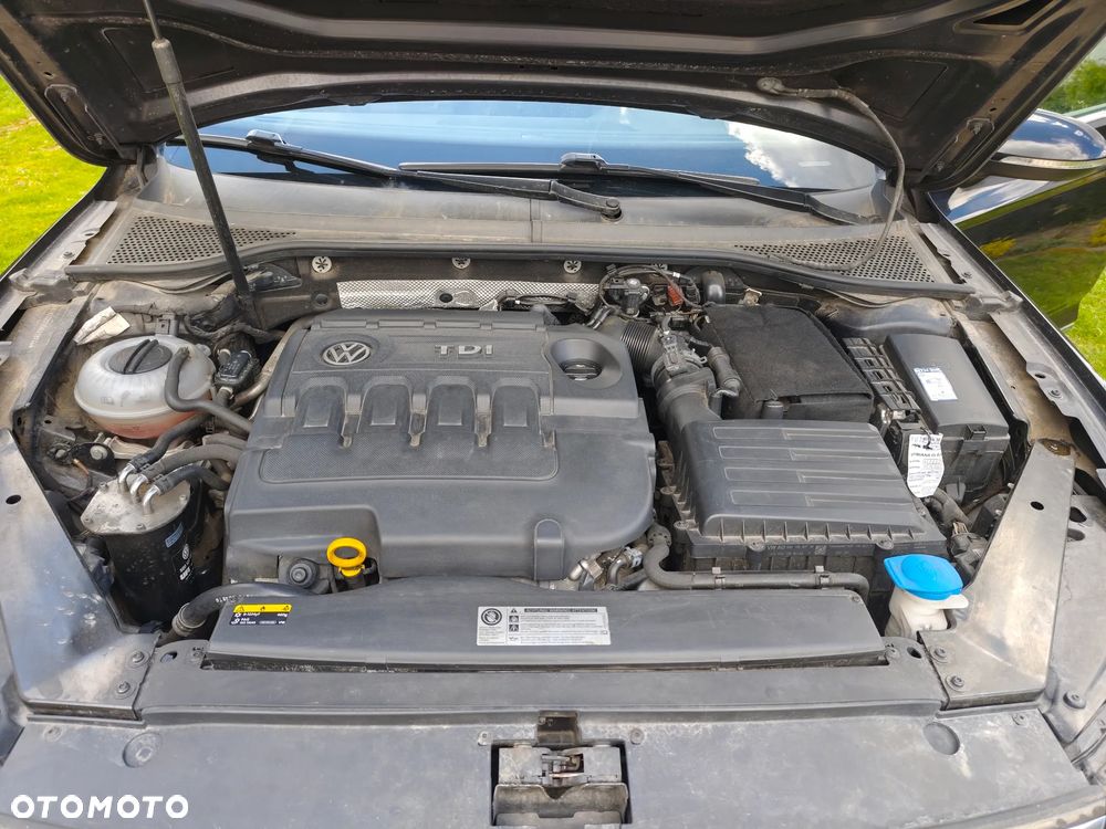 Volkswagen Passat 1.6 TDI SCR DSG Business - 11