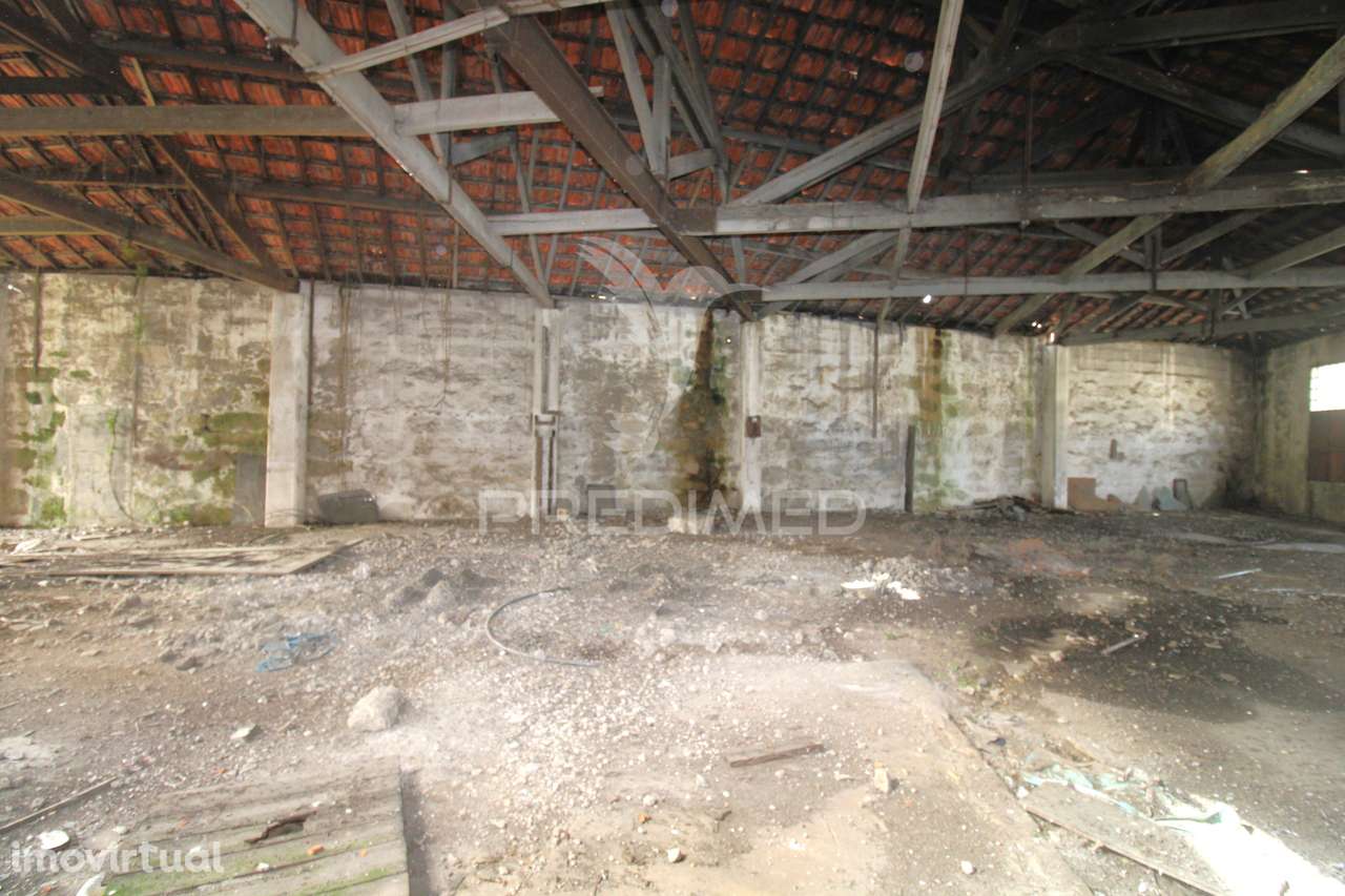 Armazém para Reconstrução  em  S. Romão do Coronado - Grande imagem: 4/13