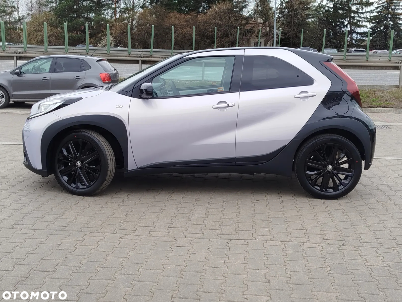 Toyota Aygo X 1.0 VVT-i JBL CVT - 2