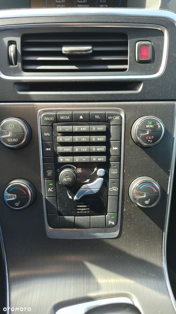 Volvo V60 D3 Geartronic Summum - 26