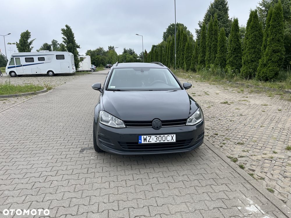 Volkswagen Golf - 1