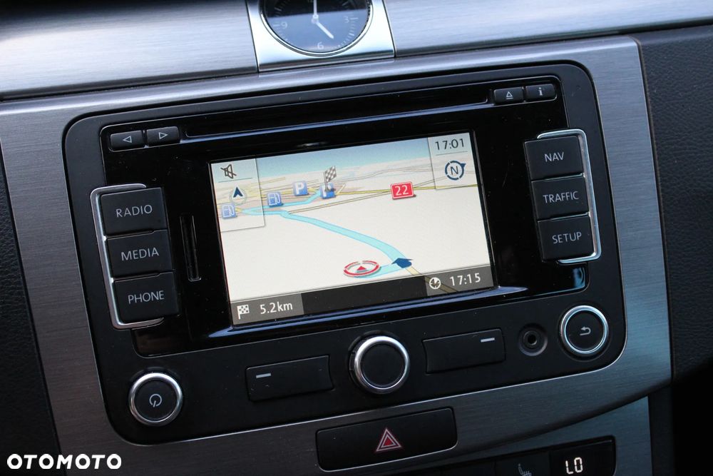 Volkswagen Passat - 16