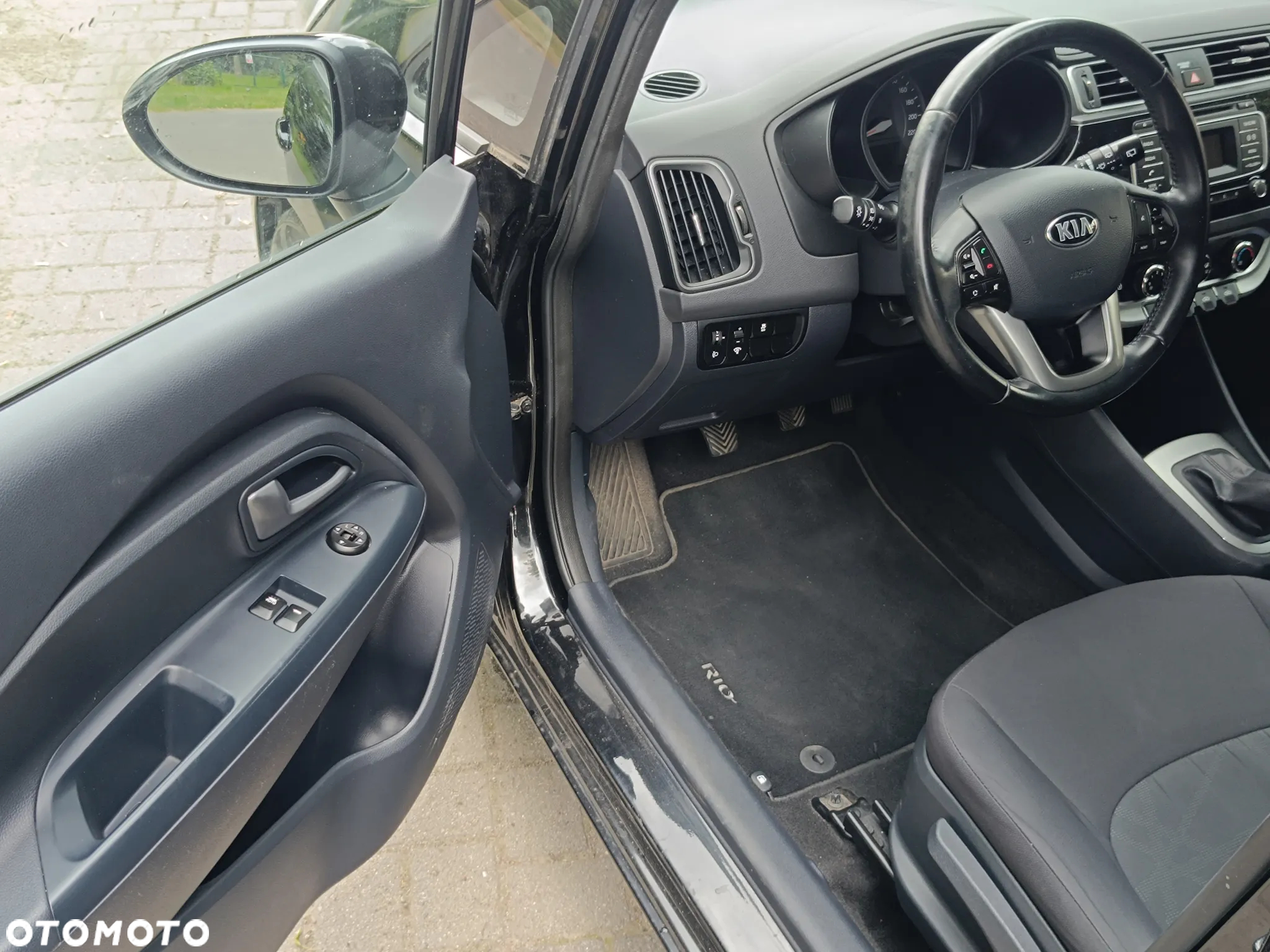 Kia Rio 1.2 Attract - 12