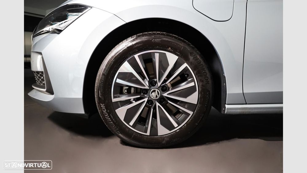 Skoda Superb 1.5 TSI iV Selection DSG - 6