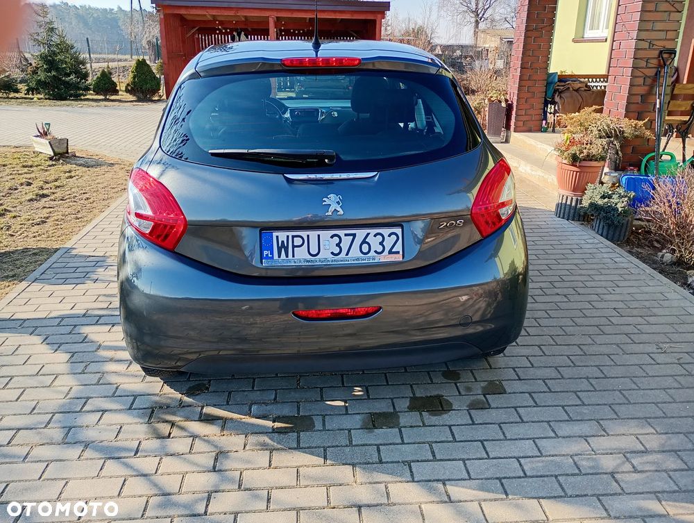 Peugeot 208 - 4