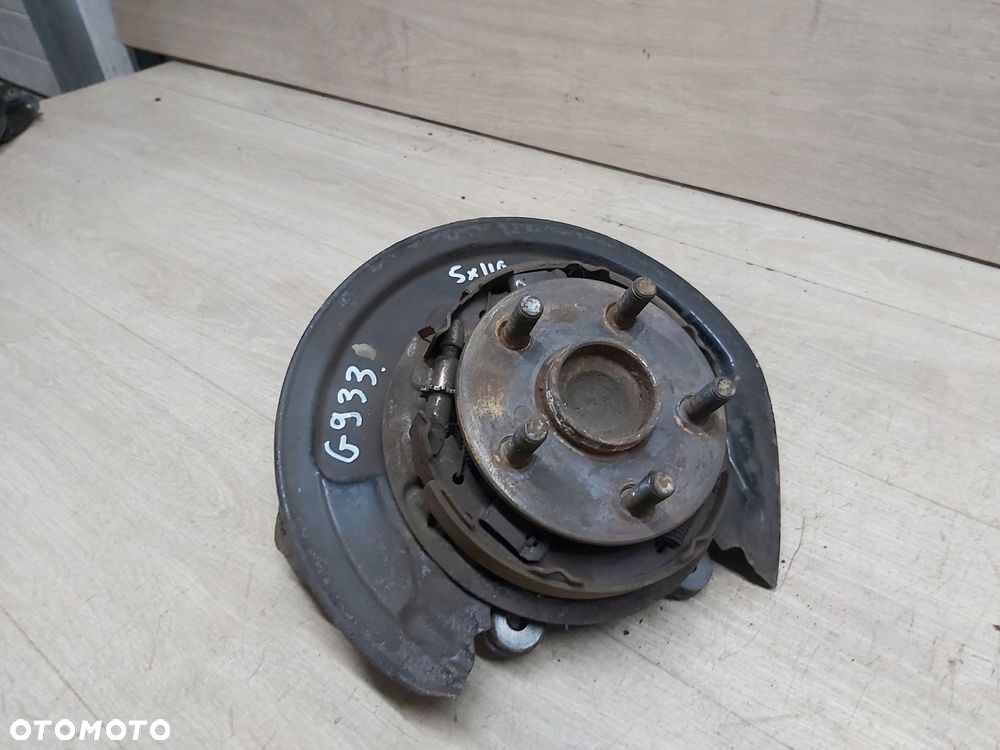 TOYOTA Avensis T25 03-08 r zwrotnica PRAWY tył piasta 5x100 - 1