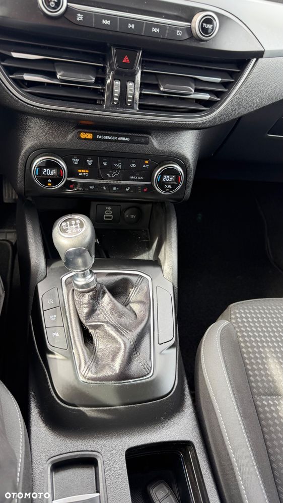 Ford Focus 1.5 EcoBlue Start-Stopp-System COOL&CONNECT DESIGN - 26