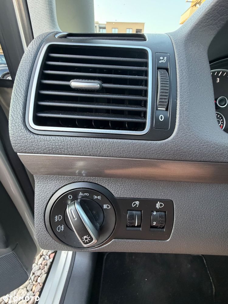Volkswagen Touran - 29