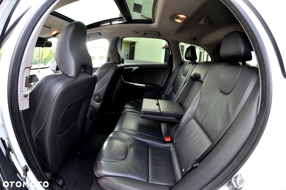 Volvo XC 60 D4 Geartronic Summum - 28