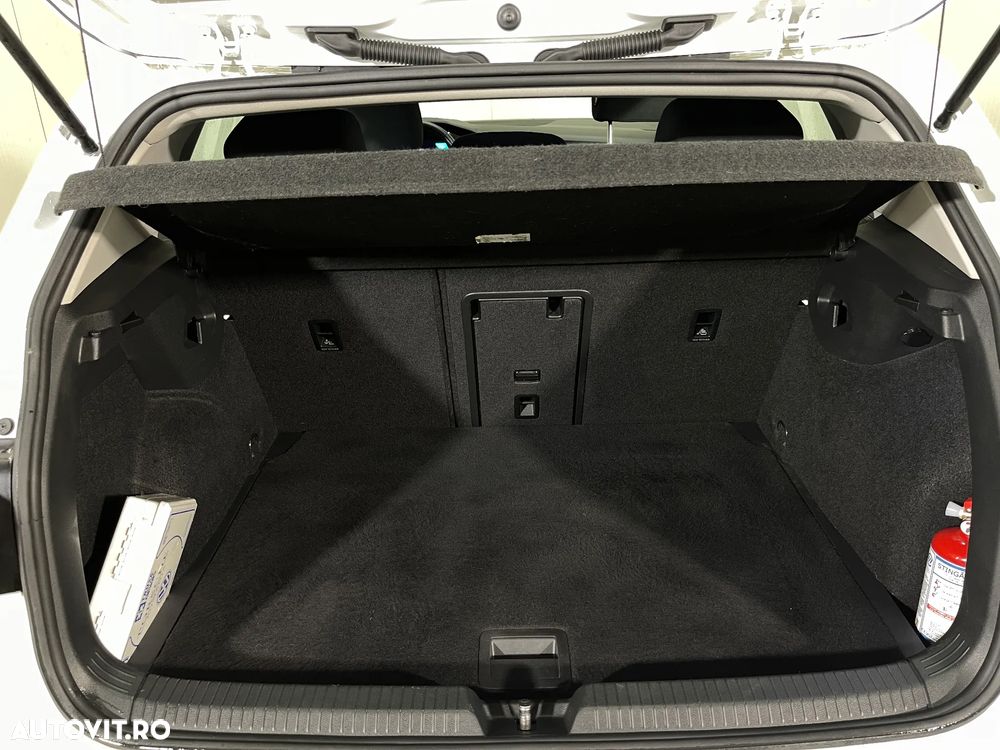 Volkswagen Golf 1.5 TSI ACT Life - 12