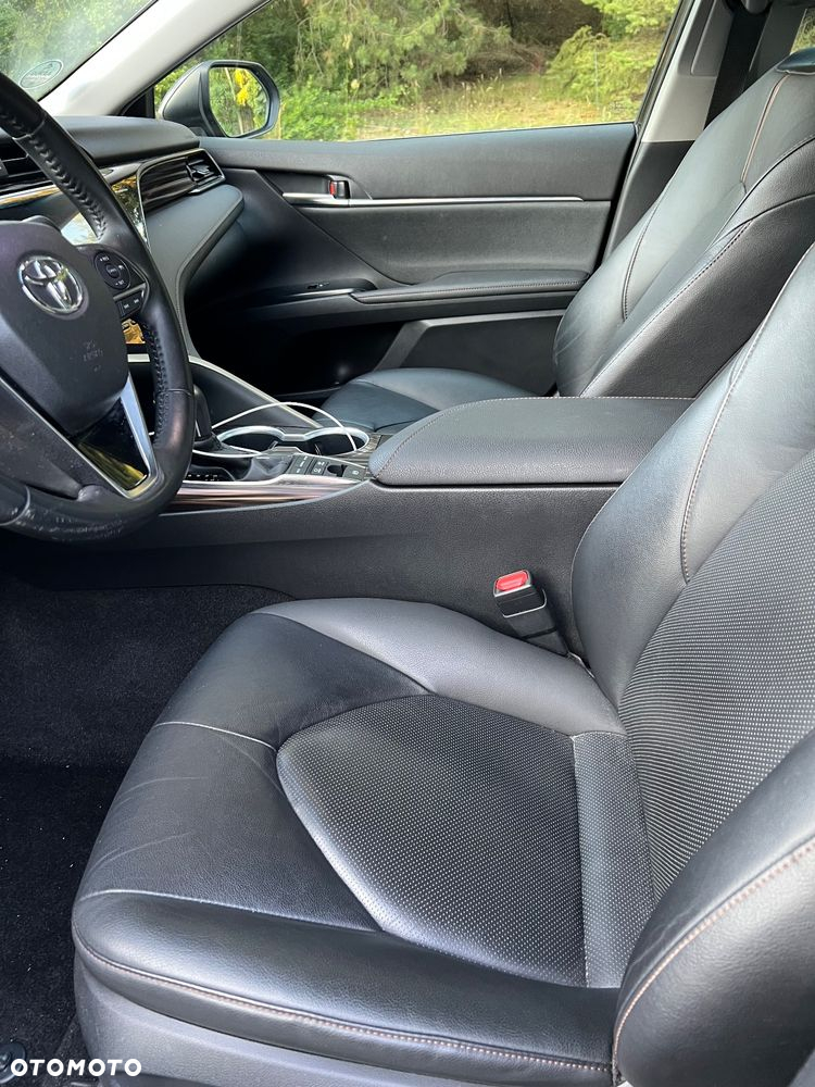 Toyota Camry 2.5 Hybrid Executive CVT - 12