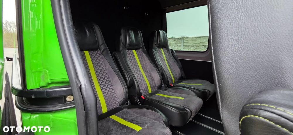 Mercedes-Benz Sprinter 907.221 - 13