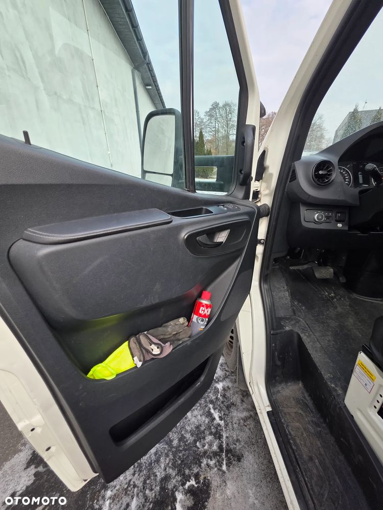 Mercedes-Benz Sprinter - 26