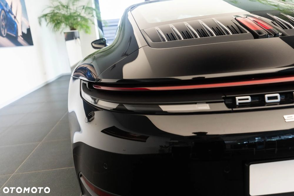 Porsche 911 Carrera 4S - 41