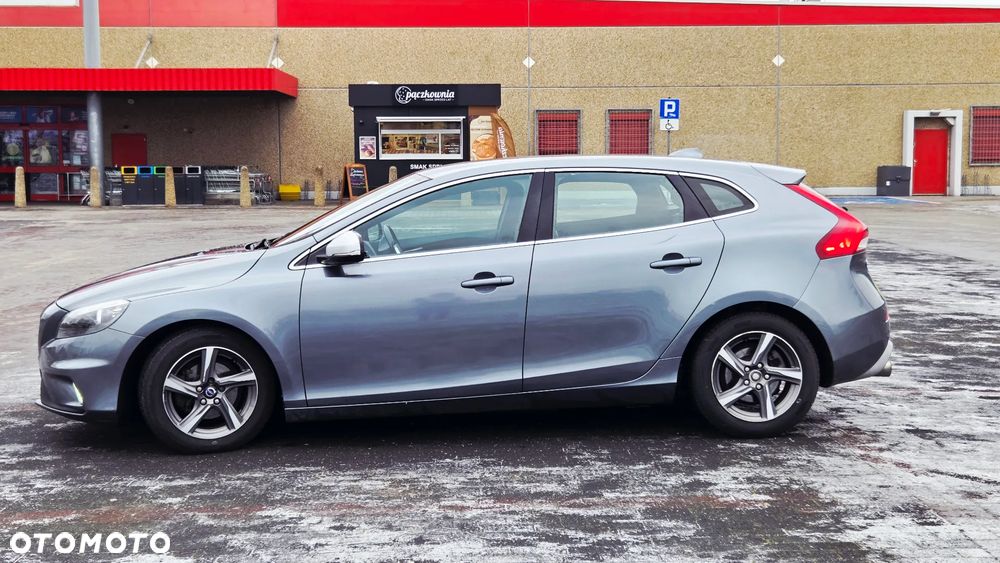Volvo V40 D2 R Design - 3