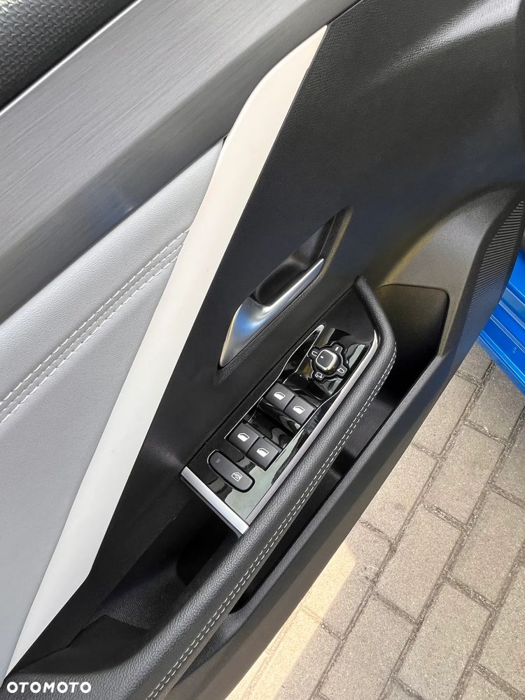 Opel Astra 1.2 T Elegance S&S - 10