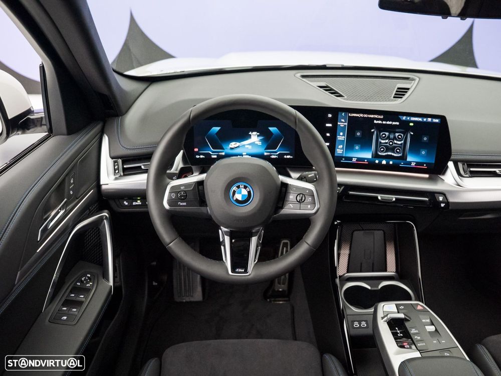 BMW iX1 eDrive20 Pack Desportivo M Pro - 17