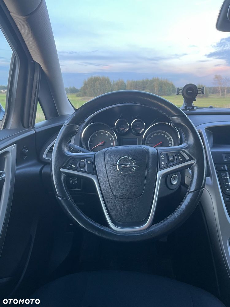 Opel Astra 1.4 Turbo - 11
