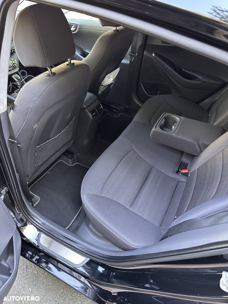 Hyundai IONIQ - 11