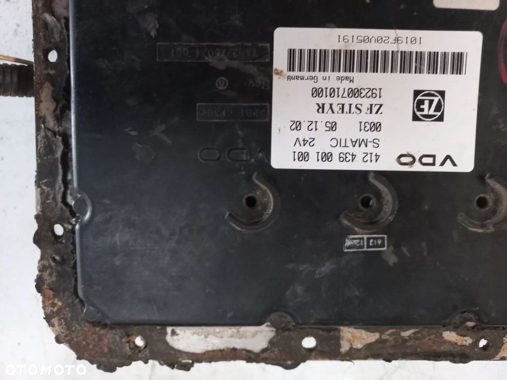 Licznik,sterownik,wyświetlacz,podłokietnik,komputer,MCcormick,Case,New Holland,Steyr,429092A1,707322A2,704499A2,47519388,82036342,313856A1,87677584,362031A1,412439001001,CVT,CVX,MXU,MX270,PUMA,mxm,konsola,control unit,monitor,terminal,magnum,deska rozdzielcza,digital,instrument cluster, - 19