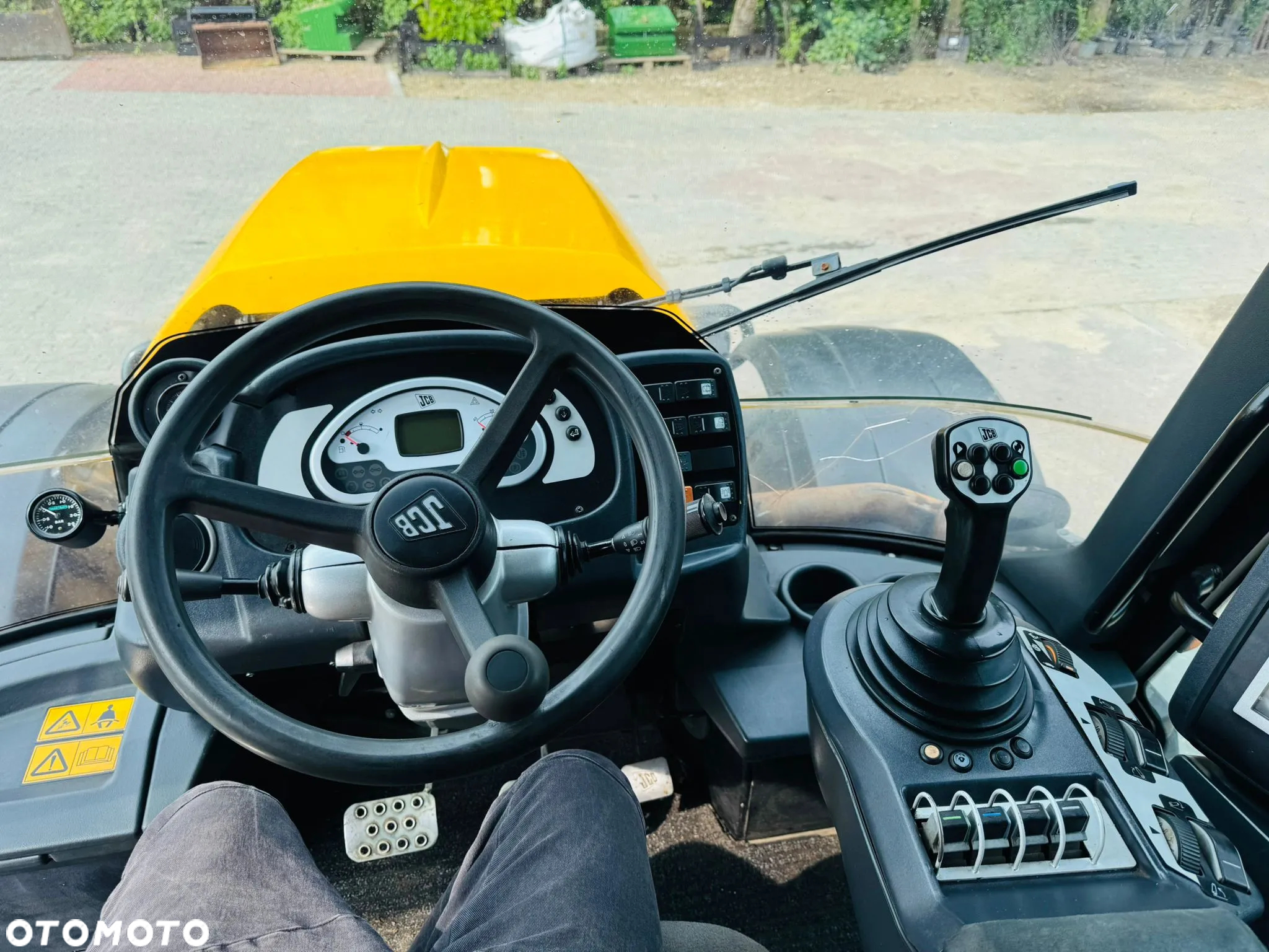 JCB FASTRAC 3230 - 13
