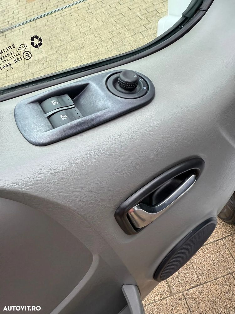 Renault Trafic - 13