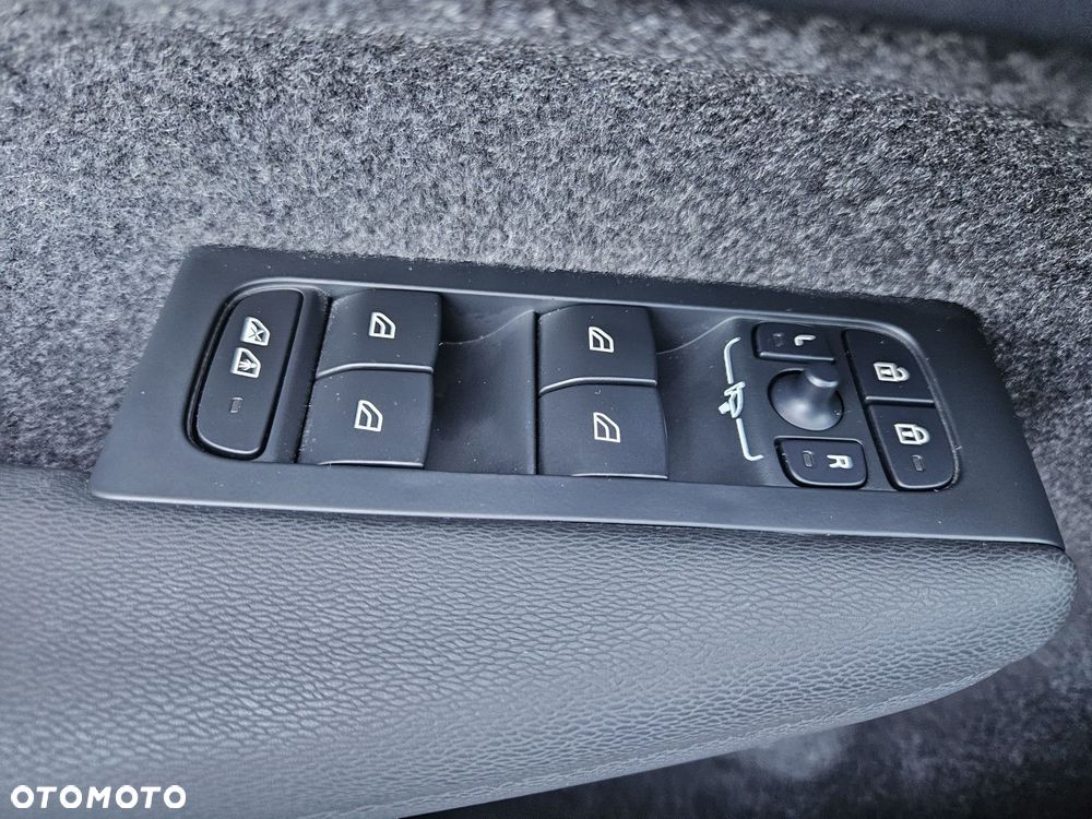 Volvo XC 40 - 29
