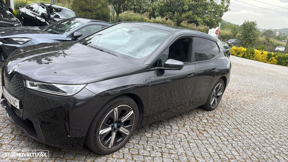 BMW iX xDrive 40 Pack Desportivo - 3