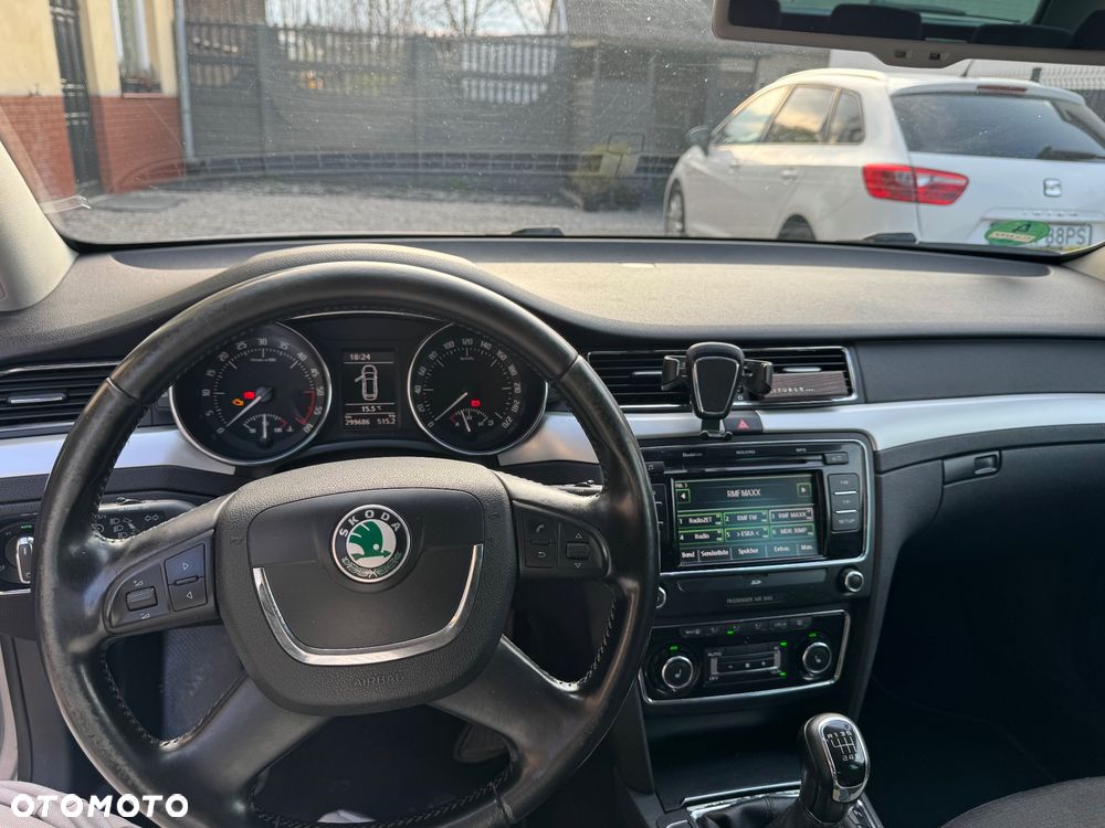 Skoda Superb 2.0 TDI PD Elegance - 9