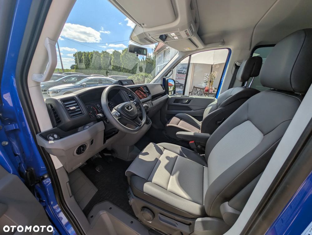 MAN TGE 3.180 Volkswagen Crafter 7 osób Autolaweta Dubel kabina - 18