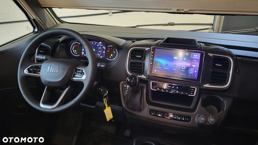 McLOUIS Nevis 879 - 5 osobowy - 12