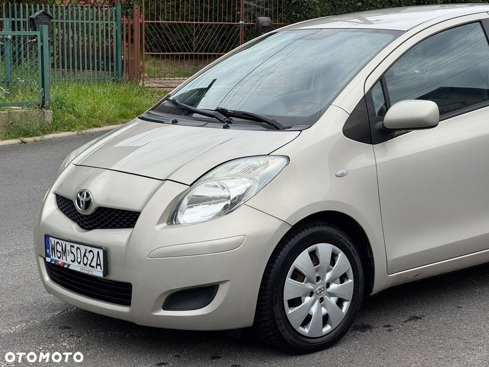 Toyota Yaris - 16