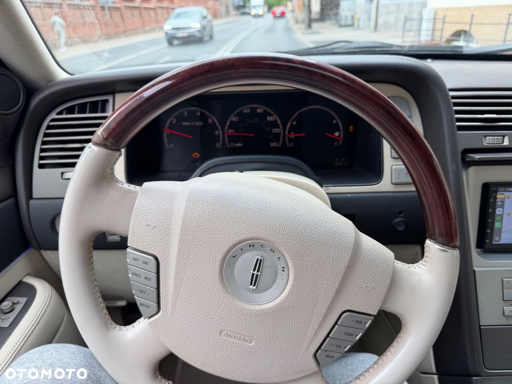 Lincoln Navigator 5.4 - 30
