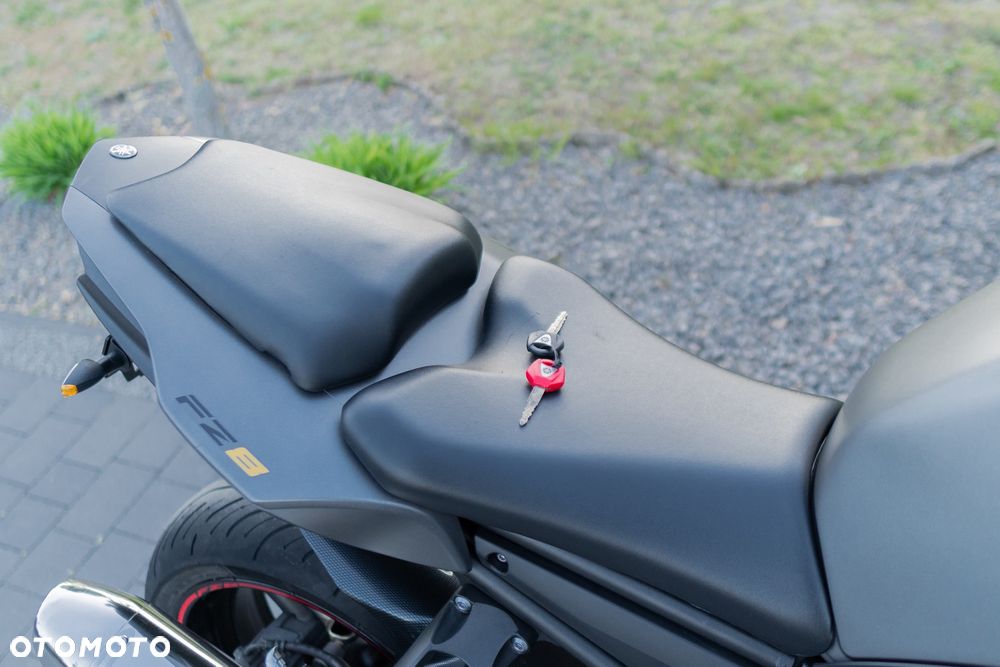 Yamaha FZ8 - 18