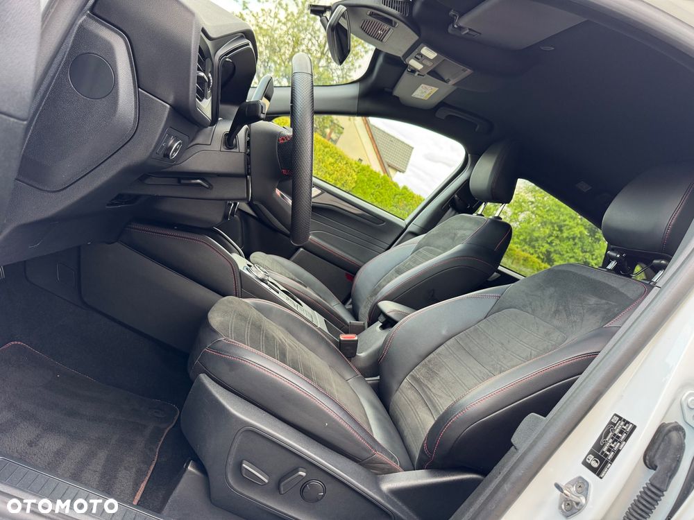 Ford Kuga 2.5 Duratec FHEV 4x4 ST-LINE X - 18