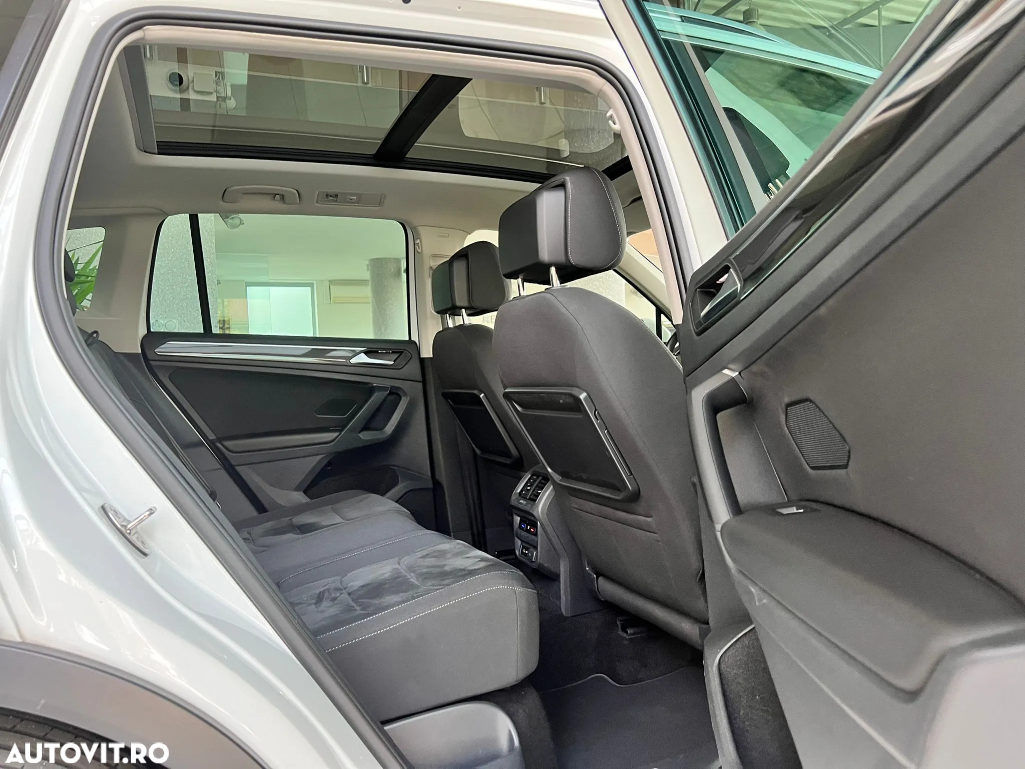 Volkswagen Tiguan - 19