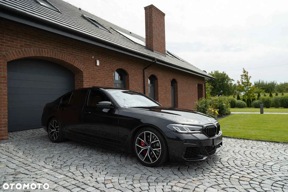 BMW Seria 5 M550i xDrive - 2