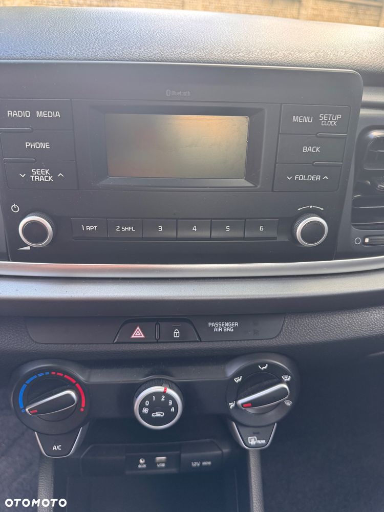 Kia Rio 1.4 M - 21