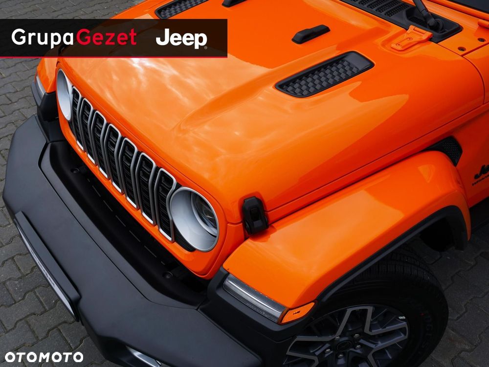 Jeep Wrangler - 12