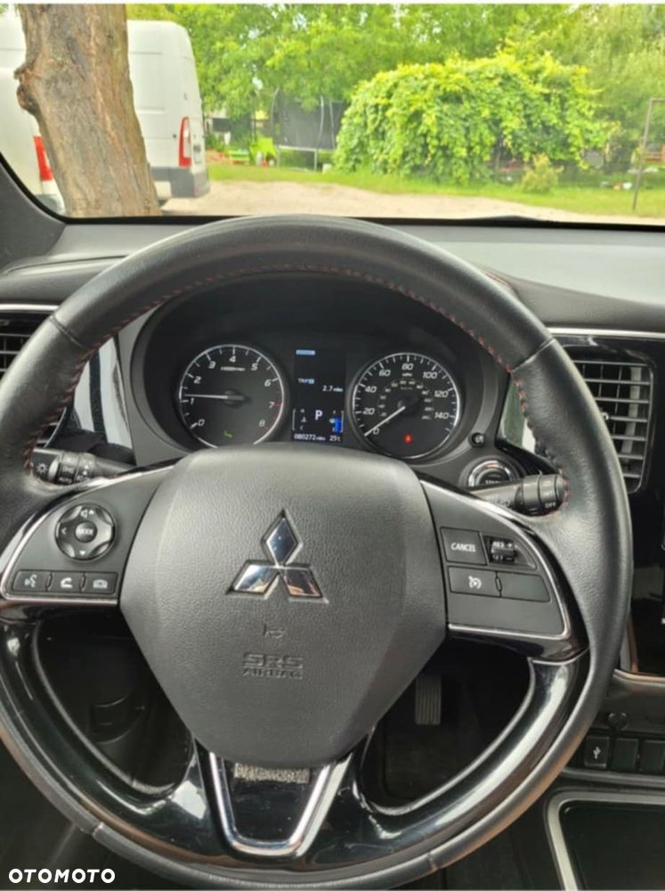 Mitsubishi Outlander - 5