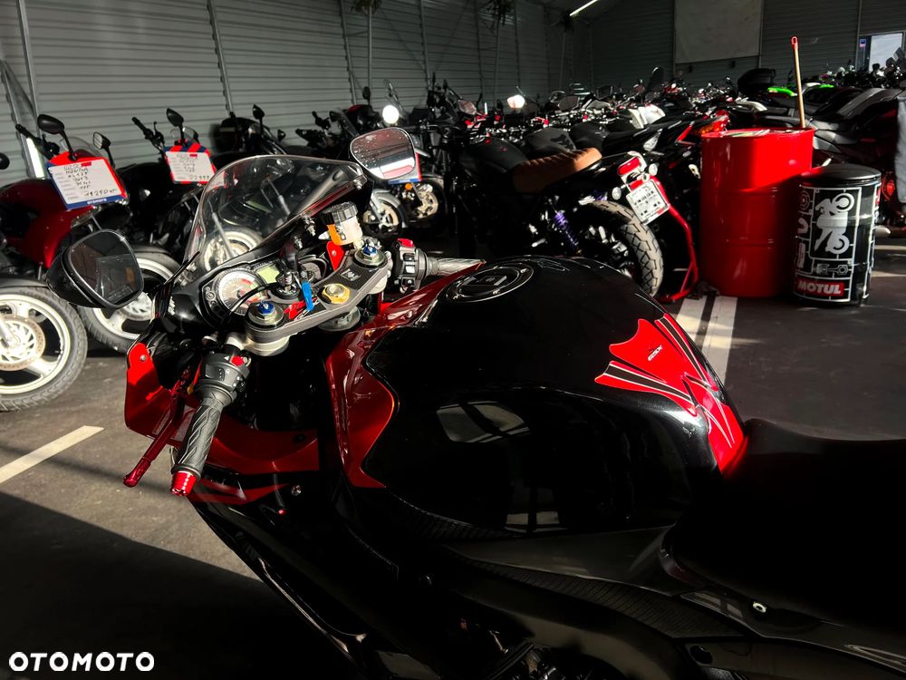 Suzuki GSX-R - 14