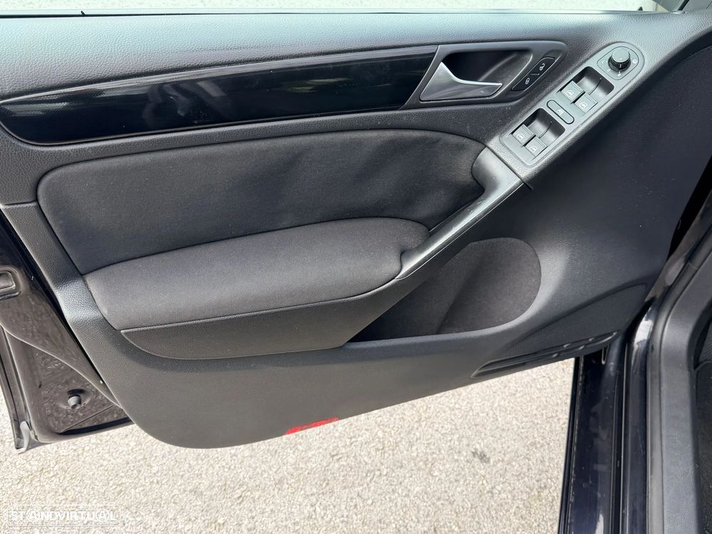 VW Golf 2.0 TDi Confortline - 6